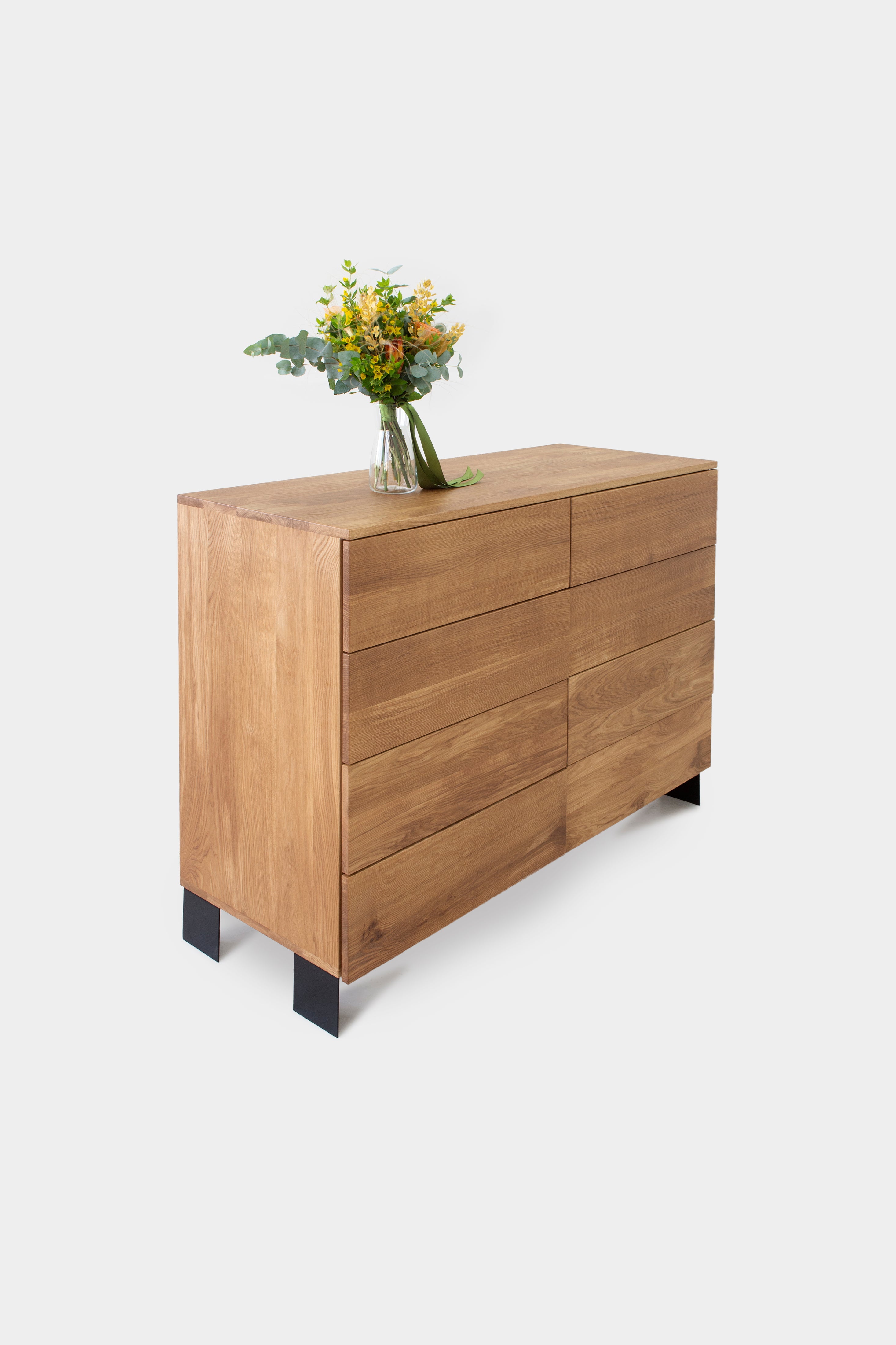 Handgefertigter Eichenschrank | SABROCKE-Hardman Design