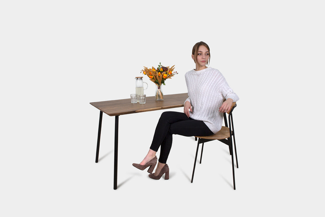 Moderner Esstisch aus Nussbaum im Mid Century-Stil | MARTA Esstisch-Hardman Design